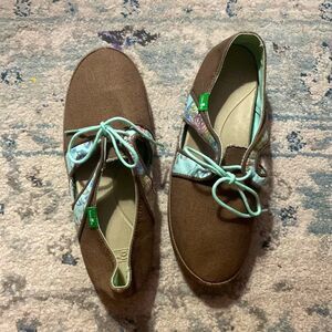 Sanuk Canvas Beach Shoe Beach Loafer Sandal